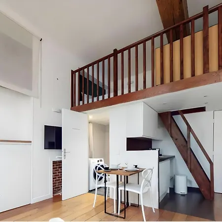 Apartment Chez Gustave: Clim Calm,saint Paul Marais, 2guests *