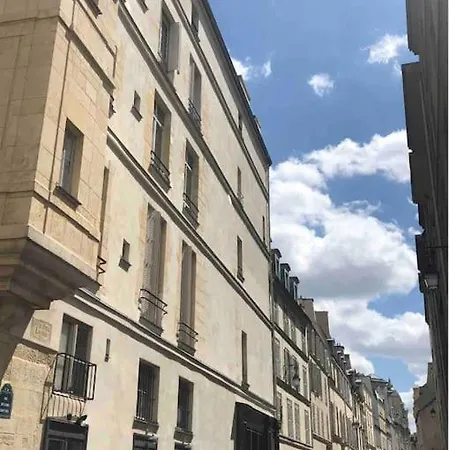 アパート Chez Gustave: Clim Calm,saint Paul Marais, 2guests パリ