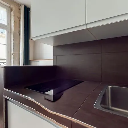 Apartment Chez Gustave: Clim Calm,saint Paul Marais, 2guests *
