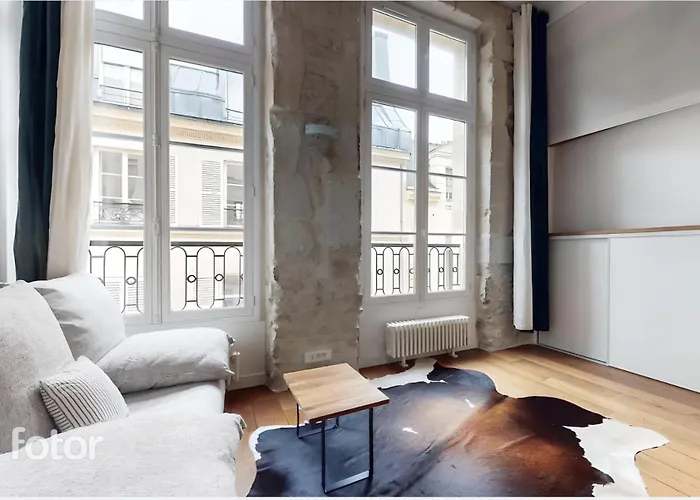 Chez Gustave: Clim Calm,saint Paul Marais, 2guests パリ
