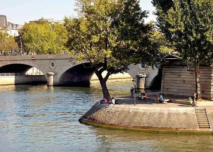 Chez Gustave: Clim Calm,saint Paul Marais, 2guests パリ